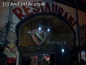 [P01] intrarea in restaurant » foto by cosminp
 - 
<span class="allrVoted glyphicon glyphicon-heart hidden" id="av710677"></span>
<a class="m-l-10 hidden" id="sv710677" onclick="voting_Foto_DelVot(,710677,4690)" role="button">șterge vot <span class="glyphicon glyphicon-remove"></span></a>
<a id="v9710677" class=" c-red"  onclick="voting_Foto_SetVot(710677)" role="button"><span class="glyphicon glyphicon-heart-empty"></span> <b>LIKE</b> = Votează poza</a> <img class="hidden"  id="f710677W9" src="/imagini/loader.gif" border="0" /><span class="AjErrMes hidden" id="e710677ErM"></span>
