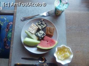[P14] Restaurant Lord - fructe, prăjituri și fagure la micul dejun » foto by calator2000
 - 
<span class="allrVoted glyphicon glyphicon-heart hidden" id="av1402534"></span>
<a class="m-l-10 hidden" id="sv1402534" onclick="voting_Foto_DelVot(,1402534,4690)" role="button">șterge vot <span class="glyphicon glyphicon-remove"></span></a>
<a id="v91402534" class=" c-red"  onclick="voting_Foto_SetVot(1402534)" role="button"><span class="glyphicon glyphicon-heart-empty"></span> <b>LIKE</b> = Votează poza</a> <img class="hidden"  id="f1402534W9" src="/imagini/loader.gif" border="0" /><span class="AjErrMes hidden" id="e1402534ErM"></span>