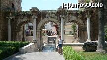 [P21] Poarta lui Hadrian, construita din marmura si care adaposteste un mic bazar » foto by irinagh
 - 
<span class="allrVoted glyphicon glyphicon-heart hidden" id="av129057"></span>
<a class="m-l-10 hidden" id="sv129057" onclick="voting_Foto_DelVot(,129057,4692)" role="button">șterge vot <span class="glyphicon glyphicon-remove"></span></a>
<a id="v9129057" class=" c-red"  onclick="voting_Foto_SetVot(129057)" role="button"><span class="glyphicon glyphicon-heart-empty"></span> <b>LIKE</b> = Votează poza</a> <img class="hidden"  id="f129057W9" src="/imagini/loader.gif" border="0" /><span class="AjErrMes hidden" id="e129057ErM"></span>