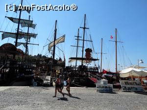[P07] portul vechi din Antalya, faleza vedere spre barcile tere simpatice » foto by jimmybitza*
 - 
<span class="allrVoted glyphicon glyphicon-heart hidden" id="av840788"></span>
<a class="m-l-10 hidden" id="sv840788" onclick="voting_Foto_DelVot(,840788,4692)" role="button">șterge vot <span class="glyphicon glyphicon-remove"></span></a>
<a id="v9840788" class=" c-red"  onclick="voting_Foto_SetVot(840788)" role="button"><span class="glyphicon glyphicon-heart-empty"></span> <b>LIKE</b> = Votează poza</a> <img class="hidden"  id="f840788W9" src="/imagini/loader.gif" border="0" /><span class="AjErrMes hidden" id="e840788ErM"></span>