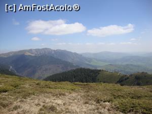 [P18] Am oprit de multe ori pentru a face fotografii. Vremea bună ne-a fost de mare ajutor. Se observă destul de bine culmea Gropșoarele - Zăganu. » foto by Floryn81
 - 
<span class="allrVoted glyphicon glyphicon-heart hidden" id="av964004"></span>
<a class="m-l-10 hidden" id="sv964004" onclick="voting_Foto_DelVot(,964004,4696)" role="button">șterge vot <span class="glyphicon glyphicon-remove"></span></a>
<a id="v9964004" class=" c-red"  onclick="voting_Foto_SetVot(964004)" role="button"><span class="glyphicon glyphicon-heart-empty"></span> <b>LIKE</b> = Votează poza</a> <img class="hidden"  id="f964004W9" src="/imagini/loader.gif" border="0" /><span class="AjErrMes hidden" id="e964004ErM"></span>