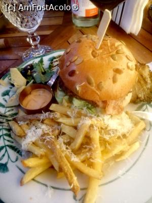 [P05] Burger Big Ben » foto by Cristian_h
 - 
<span class="allrVoted glyphicon glyphicon-heart hidden" id="av1538812"></span>
<a class="m-l-10 hidden" id="sv1538812" onclick="voting_Foto_DelVot(,1538812,4701)" role="button">șterge vot <span class="glyphicon glyphicon-remove"></span></a>
<a id="v91538812" class=" c-red"  onclick="voting_Foto_SetVot(1538812)" role="button"><span class="glyphicon glyphicon-heart-empty"></span> <b>LIKE</b> = Votează poza</a> <img class="hidden"  id="f1538812W9" src="/imagini/loader.gif" border="0" /><span class="AjErrMes hidden" id="e1538812ErM"></span>