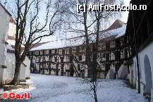 [P15] Zidurile fortificaţiei, căptuşite la interior cu camere de depozitare a alimetelor şi de adăpostire în caz de primejdie. » foto by Costi
 - 
<span class="allrVoted glyphicon glyphicon-heart hidden" id="av307571"></span>
<a class="m-l-10 hidden" id="sv307571" onclick="voting_Foto_DelVot(,307571,4703)" role="button">șterge vot <span class="glyphicon glyphicon-remove"></span></a>
<a id="v9307571" class=" c-red"  onclick="voting_Foto_SetVot(307571)" role="button"><span class="glyphicon glyphicon-heart-empty"></span> <b>LIKE</b> = Votează poza</a> <img class="hidden"  id="f307571W9" src="/imagini/loader.gif" border="0" /><span class="AjErrMes hidden" id="e307571ErM"></span>