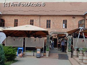 [P21] Timișoara, Curtea Berarilor Timișoreana la Han, Intrarea în Berărie și pe Terasă » foto by mprofeanu
 - 
<span class="allrVoted glyphicon glyphicon-heart hidden" id="av1495931"></span>
<a class="m-l-10 hidden" id="sv1495931" onclick="voting_Foto_DelVot(,1495931,4715)" role="button">șterge vot <span class="glyphicon glyphicon-remove"></span></a>
<a id="v91495931" class=" c-red"  onclick="voting_Foto_SetVot(1495931)" role="button"><span class="glyphicon glyphicon-heart-empty"></span> <b>LIKE</b> = Votează poza</a> <img class="hidden"  id="f1495931W9" src="/imagini/loader.gif" border="0" /><span class="AjErrMes hidden" id="e1495931ErM"></span>