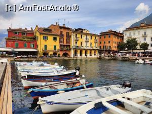 [P40] Micul port de ambarcațiuni din Malcesine » foto by crismis
 - 
<span class="allrVoted glyphicon glyphicon-heart hidden" id="av1514929"></span>
<a class="m-l-10 hidden" id="sv1514929" onclick="voting_Foto_DelVot(,1514929,4749)" role="button">șterge vot <span class="glyphicon glyphicon-remove"></span></a>
<a id="v91514929" class=" c-red"  onclick="voting_Foto_SetVot(1514929)" role="button"><span class="glyphicon glyphicon-heart-empty"></span> <b>LIKE</b> = Votează poza</a> <img class="hidden"  id="f1514929W9" src="/imagini/loader.gif" border="0" /><span class="AjErrMes hidden" id="e1514929ErM"></span>