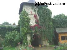 [P14] Manastirea Moldovita - turnul principal al manastirii, 'imbracat' cu verdeata » foto by biancuta
 - 
<span class="allrVoted glyphicon glyphicon-heart hidden" id="av138167"></span>
<a class="m-l-10 hidden" id="sv138167" onclick="voting_Foto_DelVot(,138167,4762)" role="button">șterge vot <span class="glyphicon glyphicon-remove"></span></a>
<a id="v9138167" class=" c-red"  onclick="voting_Foto_SetVot(138167)" role="button"><span class="glyphicon glyphicon-heart-empty"></span> <b>LIKE</b> = Votează poza</a> <img class="hidden"  id="f138167W9" src="/imagini/loader.gif" border="0" /><span class="AjErrMes hidden" id="e138167ErM"></span>