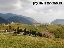 [P19] sat Pestera -  vedere spre nord-est; in perspectiva, culoarul Bran. » foto by cc_iordachescu
 - 
<span class="allrVoted glyphicon glyphicon-heart hidden" id="av45053"></span>
<a class="m-l-10 hidden" id="sv45053" onclick="voting_Foto_DelVot(,45053,4764)" role="button">șterge vot <span class="glyphicon glyphicon-remove"></span></a>
<a id="v945053" class=" c-red"  onclick="voting_Foto_SetVot(45053)" role="button"><span class="glyphicon glyphicon-heart-empty"></span> <b>LIKE</b> = Votează poza</a> <img class="hidden"  id="f45053W9" src="/imagini/loader.gif" border="0" /><span class="AjErrMes hidden" id="e45053ErM"></span>