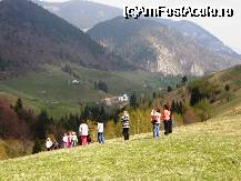 [P21] O manastire intre satele Pestera si Magura; in perspectiva Curmatura din M-tii Piatra Craiului. » foto by cc_iordachescu
 - 
<span class="allrVoted glyphicon glyphicon-heart hidden" id="av45056"></span>
<a class="m-l-10 hidden" id="sv45056" onclick="voting_Foto_DelVot(,45056,4764)" role="button">șterge vot <span class="glyphicon glyphicon-remove"></span></a>
<a id="v945056" class=" c-red"  onclick="voting_Foto_SetVot(45056)" role="button"><span class="glyphicon glyphicon-heart-empty"></span> <b>LIKE</b> = Votează poza</a> <img class="hidden"  id="f45056W9" src="/imagini/loader.gif" border="0" /><span class="AjErrMes hidden" id="e45056ErM"></span>