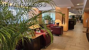 [P11] Quality Hotel Vienna - vedere către zona de relaxare și restaurantul pentru micul dejun » foto by doina_c24
 - 
<span class="allrVoted glyphicon glyphicon-heart hidden" id="av1438939"></span>
<a class="m-l-10 hidden" id="sv1438939" onclick="voting_Foto_DelVot(,1438939,4784)" role="button">șterge vot <span class="glyphicon glyphicon-remove"></span></a>
<a id="v91438939" class=" c-red"  onclick="voting_Foto_SetVot(1438939)" role="button"><span class="glyphicon glyphicon-heart-empty"></span> <b>LIKE</b> = Votează poza</a> <img class="hidden"  id="f1438939W9" src="/imagini/loader.gif" border="0" /><span class="AjErrMes hidden" id="e1438939ErM"></span>