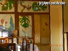 [P10] Restaurant Dragului Predeal - uşa de acces cu vitralii. » foto by creivean
 - 
<span class="allrVoted glyphicon glyphicon-heart hidden" id="av180116"></span>
<a class="m-l-10 hidden" id="sv180116" onclick="voting_Foto_DelVot(,180116,4795)" role="button">șterge vot <span class="glyphicon glyphicon-remove"></span></a>
<a id="v9180116" class=" c-red"  onclick="voting_Foto_SetVot(180116)" role="button"><span class="glyphicon glyphicon-heart-empty"></span> <b>LIKE</b> = Votează poza</a> <img class="hidden"  id="f180116W9" src="/imagini/loader.gif" border="0" /><span class="AjErrMes hidden" id="e180116ErM"></span>