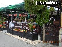 [P04] Restaurant Dragului Predeal - vedere din stradă spre terasă. Noi am stat în interior. » foto by creivean
 - 
<span class="allrVoted glyphicon glyphicon-heart hidden" id="av180100"></span>
<a class="m-l-10 hidden" id="sv180100" onclick="voting_Foto_DelVot(,180100,4795)" role="button">șterge vot <span class="glyphicon glyphicon-remove"></span></a>
<a id="v9180100" class=" c-red"  onclick="voting_Foto_SetVot(180100)" role="button"><span class="glyphicon glyphicon-heart-empty"></span> <b>LIKE</b> = Votează poza</a> <img class="hidden"  id="f180100W9" src="/imagini/loader.gif" border="0" /><span class="AjErrMes hidden" id="e180100ErM"></span>