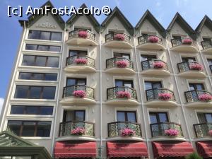 [P20] Restaurant Dragului - Si acesta este si hotelul » foto by mishu
 - 
<span class="allrVoted glyphicon glyphicon-heart hidden" id="av913449"></span>
<a class="m-l-10 hidden" id="sv913449" onclick="voting_Foto_DelVot(,913449,4795)" role="button">șterge vot <span class="glyphicon glyphicon-remove"></span></a>
<a id="v9913449" class=" c-red"  onclick="voting_Foto_SetVot(913449)" role="button"><span class="glyphicon glyphicon-heart-empty"></span> <b>LIKE</b> = Votează poza</a> <img class="hidden"  id="f913449W9" src="/imagini/loader.gif" border="0" /><span class="AjErrMes hidden" id="e913449ErM"></span>