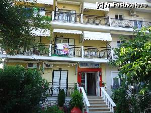 [P01] Hotel Fedra - intrarea » foto by marocanu21
 - 
<span class="allrVoted glyphicon glyphicon-heart hidden" id="av694565"></span>
<a class="m-l-10 hidden" id="sv694565" onclick="voting_Foto_DelVot(,694565,4802)" role="button">șterge vot <span class="glyphicon glyphicon-remove"></span></a>
<a id="v9694565" class=" c-red"  onclick="voting_Foto_SetVot(694565)" role="button"><span class="glyphicon glyphicon-heart-empty"></span> <b>LIKE</b> = Votează poza</a> <img class="hidden"  id="f694565W9" src="/imagini/loader.gif" border="0" /><span class="AjErrMes hidden" id="e694565ErM"></span>