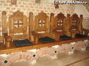 [P62] Strane sculptate la demisol Sapanta Peri » foto by Michi
 - 
<span class="allrVoted glyphicon glyphicon-heart hidden" id="av540443"></span>
<a class="m-l-10 hidden" id="sv540443" onclick="voting_Foto_DelVot(,540443,4807)" role="button">șterge vot <span class="glyphicon glyphicon-remove"></span></a>
<a id="v9540443" class=" c-red"  onclick="voting_Foto_SetVot(540443)" role="button"><span class="glyphicon glyphicon-heart-empty"></span> <b>LIKE</b> = Votează poza</a> <img class="hidden"  id="f540443W9" src="/imagini/loader.gif" border="0" /><span class="AjErrMes hidden" id="e540443ErM"></span>