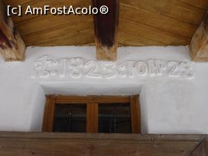[P06] Inscripție deasupra intrării în casă - Casa cu blazoane - Chiojdu, Buzău.  » foto by tata123 🔱
 - 
<span class="allrVoted glyphicon glyphicon-heart hidden" id="av1047603"></span>
<a class="m-l-10 hidden" id="sv1047603" onclick="voting_Foto_DelVot(,1047603,4816)" role="button">șterge vot <span class="glyphicon glyphicon-remove"></span></a>
<a id="v91047603" class=" c-red"  onclick="voting_Foto_SetVot(1047603)" role="button"><span class="glyphicon glyphicon-heart-empty"></span> <b>LIKE</b> = Votează poza</a> <img class="hidden"  id="f1047603W9" src="/imagini/loader.gif" border="0" /><span class="AjErrMes hidden" id="e1047603ErM"></span>