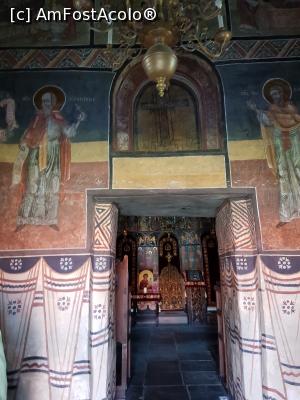 [P03] Intrarea in biserica » foto by iulian68
 - 
<span class="allrVoted glyphicon glyphicon-heart hidden" id="av1018018"></span>
<a class="m-l-10 hidden" id="sv1018018" onclick="voting_Foto_DelVot(,1018018,4842)" role="button">șterge vot <span class="glyphicon glyphicon-remove"></span></a>
<a id="v91018018" class=" c-red"  onclick="voting_Foto_SetVot(1018018)" role="button"><span class="glyphicon glyphicon-heart-empty"></span> <b>LIKE</b> = Votează poza</a> <img class="hidden"  id="f1018018W9" src="/imagini/loader.gif" border="0" /><span class="AjErrMes hidden" id="e1018018ErM"></span>