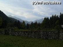 [P22] Muntii Fagaras vazuti din incinta manastirii » foto by corinne
 - 
<span class="allrVoted glyphicon glyphicon-heart hidden" id="av46551"></span>
<a class="m-l-10 hidden" id="sv46551" onclick="voting_Foto_DelVot(,46551,4842)" role="button">șterge vot <span class="glyphicon glyphicon-remove"></span></a>
<a id="v946551" class=" c-red"  onclick="voting_Foto_SetVot(46551)" role="button"><span class="glyphicon glyphicon-heart-empty"></span> <b>LIKE</b> = Votează poza</a> <img class="hidden"  id="f46551W9" src="/imagini/loader.gif" border="0" /><span class="AjErrMes hidden" id="e46551ErM"></span>