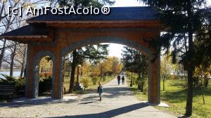 [P08] Intrarea in parcul de pe insula /Schit Ostrov » foto by maria55 †
 - 
<span class="allrVoted glyphicon glyphicon-heart hidden" id="av729160"></span>
<a class="m-l-10 hidden" id="sv729160" onclick="voting_Foto_DelVot(,729160,4859)" role="button">șterge vot <span class="glyphicon glyphicon-remove"></span></a>
<a id="v9729160" class=" c-red"  onclick="voting_Foto_SetVot(729160)" role="button"><span class="glyphicon glyphicon-heart-empty"></span> <b>LIKE</b> = Votează poza</a> <img class="hidden"  id="f729160W9" src="/imagini/loader.gif" border="0" /><span class="AjErrMes hidden" id="e729160ErM"></span>