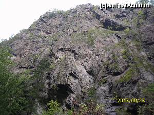 [P18] Pereții de stâncă ce ne vor însoți aproape tot drumul.  » foto by puiutea
 - 
<span class="allrVoted glyphicon glyphicon-heart hidden" id="av676207"></span>
<a class="m-l-10 hidden" id="sv676207" onclick="voting_Foto_DelVot(,676207,4859)" role="button">șterge vot <span class="glyphicon glyphicon-remove"></span></a>
<a id="v9676207" class=" c-red"  onclick="voting_Foto_SetVot(676207)" role="button"><span class="glyphicon glyphicon-heart-empty"></span> <b>LIKE</b> = Votează poza</a> <img class="hidden"  id="f676207W9" src="/imagini/loader.gif" border="0" /><span class="AjErrMes hidden" id="e676207ErM"></span>