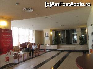 [P33] Hotel IBIS- Holul de la parter.  » foto by Floria
 - 
<span class="allrVoted glyphicon glyphicon-heart hidden" id="av697201"></span>
<a class="m-l-10 hidden" id="sv697201" onclick="voting_Foto_DelVot(,697201,4877)" role="button">șterge vot <span class="glyphicon glyphicon-remove"></span></a>
<a id="v9697201" class=" c-red"  onclick="voting_Foto_SetVot(697201)" role="button"><span class="glyphicon glyphicon-heart-empty"></span> <b>LIKE</b> = Votează poza</a> <img class="hidden"  id="f697201W9" src="/imagini/loader.gif" border="0" /><span class="AjErrMes hidden" id="e697201ErM"></span>