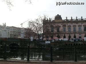 [P03] Vedere dinspre Domul din Berlin spre podul peste Spree.  » foto by diacrys*
 - 
<span class="allrVoted glyphicon glyphicon-heart hidden" id="av605100"></span>
<a class="m-l-10 hidden" id="sv605100" onclick="voting_Foto_DelVot(,605100,4900)" role="button">șterge vot <span class="glyphicon glyphicon-remove"></span></a>
<a id="v9605100" class=" c-red"  onclick="voting_Foto_SetVot(605100)" role="button"><span class="glyphicon glyphicon-heart-empty"></span> <b>LIKE</b> = Votează poza</a> <img class="hidden"  id="f605100W9" src="/imagini/loader.gif" border="0" /><span class="AjErrMes hidden" id="e605100ErM"></span>