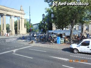 [P26] Berlin - În oraş.  » foto by iulianic
 - 
<span class="allrVoted glyphicon glyphicon-heart hidden" id="av509580"></span>
<a class="m-l-10 hidden" id="sv509580" onclick="voting_Foto_DelVot(,509580,4900)" role="button">șterge vot <span class="glyphicon glyphicon-remove"></span></a>
<a id="v9509580" class=" c-red"  onclick="voting_Foto_SetVot(509580)" role="button"><span class="glyphicon glyphicon-heart-empty"></span> <b>LIKE</b> = Votează poza</a> <img class="hidden"  id="f509580W9" src="/imagini/loader.gif" border="0" /><span class="AjErrMes hidden" id="e509580ErM"></span>