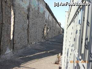 [P37] Berlin - Rămăşiţe de zid.  » foto by iulianic
 - 
<span class="allrVoted glyphicon glyphicon-heart hidden" id="av509591"></span>
<a class="m-l-10 hidden" id="sv509591" onclick="voting_Foto_DelVot(,509591,4900)" role="button">șterge vot <span class="glyphicon glyphicon-remove"></span></a>
<a id="v9509591" class=" c-red"  onclick="voting_Foto_SetVot(509591)" role="button"><span class="glyphicon glyphicon-heart-empty"></span> <b>LIKE</b> = Votează poza</a> <img class="hidden"  id="f509591W9" src="/imagini/loader.gif" border="0" /><span class="AjErrMes hidden" id="e509591ErM"></span>