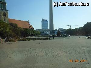 [P06] Berlin - În apropiere de Marienkirche, Fântâna lui Neptun.  » foto by iulianic
 - 
<span class="allrVoted glyphicon glyphicon-heart hidden" id="av509560"></span>
<a class="m-l-10 hidden" id="sv509560" onclick="voting_Foto_DelVot(,509560,4900)" role="button">șterge vot <span class="glyphicon glyphicon-remove"></span></a>
<a id="v9509560" class=" c-red"  onclick="voting_Foto_SetVot(509560)" role="button"><span class="glyphicon glyphicon-heart-empty"></span> <b>LIKE</b> = Votează poza</a> <img class="hidden"  id="f509560W9" src="/imagini/loader.gif" border="0" /><span class="AjErrMes hidden" id="e509560ErM"></span>