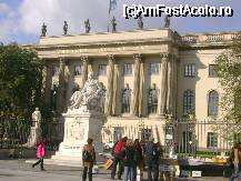 [P16] Universitatea Humboldt, pe bulveradul Unter den Linden » foto by zenobia*
 - 
<span class="allrVoted glyphicon glyphicon-heart hidden" id="av48642"></span>
<a class="m-l-10 hidden" id="sv48642" onclick="voting_Foto_DelVot(,48642,4900)" role="button">șterge vot <span class="glyphicon glyphicon-remove"></span></a>
<a id="v948642" class=" c-red"  onclick="voting_Foto_SetVot(48642)" role="button"><span class="glyphicon glyphicon-heart-empty"></span> <b>LIKE</b> = Votează poza</a> <img class="hidden"  id="f48642W9" src="/imagini/loader.gif" border="0" /><span class="AjErrMes hidden" id="e48642ErM"></span>
