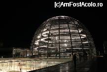 [P24] cupola de pe Reichstag, noaptea » foto by zenobia*
 - 
<span class="allrVoted glyphicon glyphicon-heart hidden" id="av48650"></span>
<a class="m-l-10 hidden" id="sv48650" onclick="voting_Foto_DelVot(,48650,4900)" role="button">șterge vot <span class="glyphicon glyphicon-remove"></span></a>
<a id="v948650" class=" c-red"  onclick="voting_Foto_SetVot(48650)" role="button"><span class="glyphicon glyphicon-heart-empty"></span> <b>LIKE</b> = Votează poza</a> <img class="hidden"  id="f48650W9" src="/imagini/loader.gif" border="0" /><span class="AjErrMes hidden" id="e48650ErM"></span>