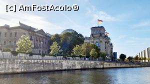 [P02] În croazieră pe Spree - Reichstag (Parlamentul) » foto by Carmen Ion
 - 
<span class="allrVoted glyphicon glyphicon-heart hidden" id="av1282556"></span>
<a class="m-l-10 hidden" id="sv1282556" onclick="voting_Foto_DelVot(,1282556,4900)" role="button">șterge vot <span class="glyphicon glyphicon-remove"></span></a>
<a id="v91282556" class=" c-red"  onclick="voting_Foto_SetVot(1282556)" role="button"><span class="glyphicon glyphicon-heart-empty"></span> <b>LIKE</b> = Votează poza</a> <img class="hidden"  id="f1282556W9" src="/imagini/loader.gif" border="0" /><span class="AjErrMes hidden" id="e1282556ErM"></span>