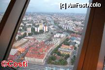 [P18] Vedere spre est, cu râul Spree. Clădirea roşie din stânga este  Centrul Comercial Alexa, iar cea din mijloc, cu acoperiş roşu, Stadtgericht (Curtea de Justiţie) » foto by Costi
 - 
<span class="allrVoted glyphicon glyphicon-heart hidden" id="av281945"></span>
<a class="m-l-10 hidden" id="sv281945" onclick="voting_Foto_DelVot(,281945,4900)" role="button">șterge vot <span class="glyphicon glyphicon-remove"></span></a>
<a id="v9281945" class=" c-red"  onclick="voting_Foto_SetVot(281945)" role="button"><span class="glyphicon glyphicon-heart-empty"></span> <b>LIKE</b> = Votează poza</a> <img class="hidden"  id="f281945W9" src="/imagini/loader.gif" border="0" /><span class="AjErrMes hidden" id="e281945ErM"></span>