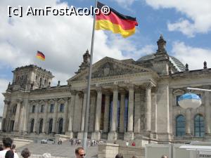 [P40] Clădirea Reichstag-ului » foto by RoxanaGRS
 - 
<span class="allrVoted glyphicon glyphicon-heart hidden" id="av1093701"></span>
<a class="m-l-10 hidden" id="sv1093701" onclick="voting_Foto_DelVot(,1093701,4900)" role="button">șterge vot <span class="glyphicon glyphicon-remove"></span></a>
<a id="v91093701" class=" c-red"  onclick="voting_Foto_SetVot(1093701)" role="button"><span class="glyphicon glyphicon-heart-empty"></span> <b>LIKE</b> = Votează poza</a> <img class="hidden"  id="f1093701W9" src="/imagini/loader.gif" border="0" /><span class="AjErrMes hidden" id="e1093701ErM"></span>
