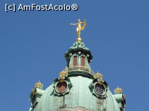 [P09] Palatul Charlottenburg - detaliu cupolă » foto by RoxanaGRS
 - 
<span class="allrVoted glyphicon glyphicon-heart hidden" id="av1093662"></span>
<a class="m-l-10 hidden" id="sv1093662" onclick="voting_Foto_DelVot(,1093662,4900)" role="button">șterge vot <span class="glyphicon glyphicon-remove"></span></a>
<a id="v91093662" class=" c-red"  onclick="voting_Foto_SetVot(1093662)" role="button"><span class="glyphicon glyphicon-heart-empty"></span> <b>LIKE</b> = Votează poza</a> <img class="hidden"  id="f1093662W9" src="/imagini/loader.gif" border="0" /><span class="AjErrMes hidden" id="e1093662ErM"></span>