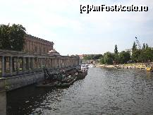 [P36] Berlin : vedere spre Insula muzeelor(stânga) de pe un pod peste râul Spree » foto by mariana.olaru
 - 
<span class="allrVoted glyphicon glyphicon-heart hidden" id="av161581"></span>
<a class="m-l-10 hidden" id="sv161581" onclick="voting_Foto_DelVot(,161581,4900)" role="button">șterge vot <span class="glyphicon glyphicon-remove"></span></a>
<a id="v9161581" class=" c-red"  onclick="voting_Foto_SetVot(161581)" role="button"><span class="glyphicon glyphicon-heart-empty"></span> <b>LIKE</b> = Votează poza</a> <img class="hidden"  id="f161581W9" src="/imagini/loader.gif" border="0" /><span class="AjErrMes hidden" id="e161581ErM"></span>
