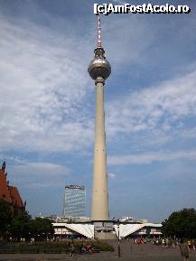 [P07] Berlin: Turnul televiziunii germane(Fernsehturm) poreclit ”scobitoarea”(Telespargel)are 235 m înălțime .Dispune de restaurant și platformă de vizionare la altitudinea de 203-205 m. » foto by mariana.olaru
 - 
<span class="allrVoted glyphicon glyphicon-heart hidden" id="av173373"></span>
<a class="m-l-10 hidden" id="sv173373" onclick="voting_Foto_DelVot(,173373,4900)" role="button">șterge vot <span class="glyphicon glyphicon-remove"></span></a>
<a id="v9173373" class=" c-red"  onclick="voting_Foto_SetVot(173373)" role="button"><span class="glyphicon glyphicon-heart-empty"></span> <b>LIKE</b> = Votează poza</a> <img class="hidden"  id="f173373W9" src="/imagini/loader.gif" border="0" /><span class="AjErrMes hidden" id="e173373ErM"></span>