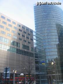 [P25] Sony Center » foto by Michi
 - 
<span class="allrVoted glyphicon glyphicon-heart hidden" id="av176952"></span>
<a class="m-l-10 hidden" id="sv176952" onclick="voting_Foto_DelVot(,176952,4900)" role="button">șterge vot <span class="glyphicon glyphicon-remove"></span></a>
<a id="v9176952" class=" c-red"  onclick="voting_Foto_SetVot(176952)" role="button"><span class="glyphicon glyphicon-heart-empty"></span> <b>LIKE</b> = Votează poza</a> <img class="hidden"  id="f176952W9" src="/imagini/loader.gif" border="0" /><span class="AjErrMes hidden" id="e176952ErM"></span>