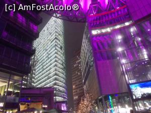 [P11] Sony Center, Berlin. Febr. 2017 » foto by mihaelavoicu
 - 
<span class="allrVoted glyphicon glyphicon-heart hidden" id="av940302"></span>
<a class="m-l-10 hidden" id="sv940302" onclick="voting_Foto_DelVot(,940302,4900)" role="button">șterge vot <span class="glyphicon glyphicon-remove"></span></a>
<a id="v9940302" class=" c-red"  onclick="voting_Foto_SetVot(940302)" role="button"><span class="glyphicon glyphicon-heart-empty"></span> <b>LIKE</b> = Votează poza</a> <img class="hidden"  id="f940302W9" src="/imagini/loader.gif" border="0" /><span class="AjErrMes hidden" id="e940302ErM"></span>
