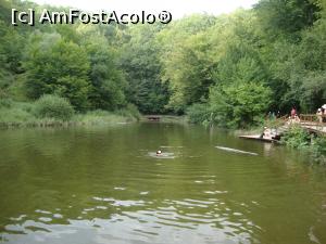 [P43] Unii turiști fac baie în lacul Paraschiva.  » foto by Floryn81
 - 
<span class="allrVoted glyphicon glyphicon-heart hidden" id="av721106"></span>
<a class="m-l-10 hidden" id="sv721106" onclick="voting_Foto_DelVot(,721106,4909)" role="button">șterge vot <span class="glyphicon glyphicon-remove"></span></a>
<a id="v9721106" class=" c-red"  onclick="voting_Foto_SetVot(721106)" role="button"><span class="glyphicon glyphicon-heart-empty"></span> <b>LIKE</b> = Votează poza</a> <img class="hidden"  id="f721106W9" src="/imagini/loader.gif" border="0" /><span class="AjErrMes hidden" id="e721106ErM"></span>