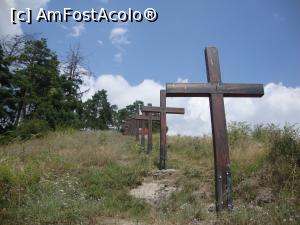 [P25] Cele 14 cruci sunt înșiruite pe coastă și pot fi văzute de la câțiva kilometri.  » foto by Floryn81
 - 
<span class="allrVoted glyphicon glyphicon-heart hidden" id="av775468"></span>
<a class="m-l-10 hidden" id="sv775468" onclick="voting_Foto_DelVot(,775468,4909)" role="button">șterge vot <span class="glyphicon glyphicon-remove"></span></a>
<a id="v9775468" class=" c-red"  onclick="voting_Foto_SetVot(775468)" role="button"><span class="glyphicon glyphicon-heart-empty"></span> <b>LIKE</b> = Votează poza</a> <img class="hidden"  id="f775468W9" src="/imagini/loader.gif" border="0" /><span class="AjErrMes hidden" id="e775468ErM"></span>
