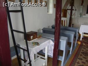 [P28] Interiorul capelei este modest.  » foto by Floryn81
 - 
<span class="allrVoted glyphicon glyphicon-heart hidden" id="av775472"></span>
<a class="m-l-10 hidden" id="sv775472" onclick="voting_Foto_DelVot(,775472,4909)" role="button">șterge vot <span class="glyphicon glyphicon-remove"></span></a>
<a id="v9775472" class=" c-red"  onclick="voting_Foto_SetVot(775472)" role="button"><span class="glyphicon glyphicon-heart-empty"></span> <b>LIKE</b> = Votează poza</a> <img class="hidden"  id="f775472W9" src="/imagini/loader.gif" border="0" /><span class="AjErrMes hidden" id="e775472ErM"></span>