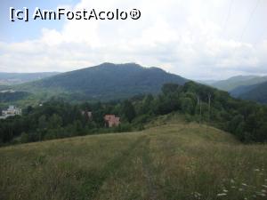 [P44] Coborâm pe pajiște către Sovata. Din acest punct mai avem aproximativ 10 minute până la finalul traseului.  » foto by Floryn81
 - 
<span class="allrVoted glyphicon glyphicon-heart hidden" id="av775494"></span>
<a class="m-l-10 hidden" id="sv775494" onclick="voting_Foto_DelVot(,775494,4909)" role="button">șterge vot <span class="glyphicon glyphicon-remove"></span></a>
<a id="v9775494" class=" c-red"  onclick="voting_Foto_SetVot(775494)" role="button"><span class="glyphicon glyphicon-heart-empty"></span> <b>LIKE</b> = Votează poza</a> <img class="hidden"  id="f775494W9" src="/imagini/loader.gif" border="0" /><span class="AjErrMes hidden" id="e775494ErM"></span>