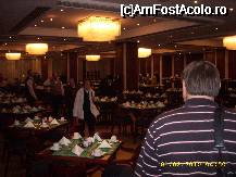 [P06] Restaurantul vazut din cadrul usii » foto by marian 1973
 - 
<span class="allrVoted glyphicon glyphicon-heart hidden" id="av48694"></span>
<a class="m-l-10 hidden" id="sv48694" onclick="voting_Foto_DelVot(,48694,4927)" role="button">șterge vot <span class="glyphicon glyphicon-remove"></span></a>
<a id="v948694" class=" c-red"  onclick="voting_Foto_SetVot(48694)" role="button"><span class="glyphicon glyphicon-heart-empty"></span> <b>LIKE</b> = Votează poza</a> <img class="hidden"  id="f48694W9" src="/imagini/loader.gif" border="0" /><span class="AjErrMes hidden" id="e48694ErM"></span>