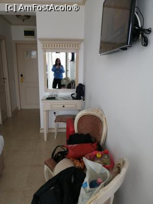 [P11] Masa cu scaunele și toaleta cu oglinda » foto by mmierla
 - 
<span class="allrVoted glyphicon glyphicon-heart hidden" id="av1525633"></span>
<a class="m-l-10 hidden" id="sv1525633" onclick="voting_Foto_DelVot(,1525633,4946)" role="button">șterge vot <span class="glyphicon glyphicon-remove"></span></a>
<a id="v91525633" class=" c-red"  onclick="voting_Foto_SetVot(1525633)" role="button"><span class="glyphicon glyphicon-heart-empty"></span> <b>LIKE</b> = Votează poza</a> <img class="hidden"  id="f1525633W9" src="/imagini/loader.gif" border="0" /><span class="AjErrMes hidden" id="e1525633ErM"></span>