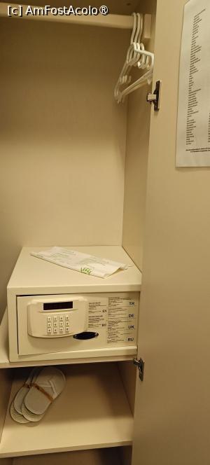 [P21] Seiful din dulap. » foto by tata123 🔱
 - 
<span class="allrVoted glyphicon glyphicon-heart hidden" id="av1521706"></span>
<a class="m-l-10 hidden" id="sv1521706" onclick="voting_Foto_DelVot(,1521706,4946)" role="button">șterge vot <span class="glyphicon glyphicon-remove"></span></a>
<a id="v91521706" class=" c-red"  onclick="voting_Foto_SetVot(1521706)" role="button"><span class="glyphicon glyphicon-heart-empty"></span> <b>LIKE</b> = Votează poza</a> <img class="hidden"  id="f1521706W9" src="/imagini/loader.gif" border="0" /><span class="AjErrMes hidden" id="e1521706ErM"></span>