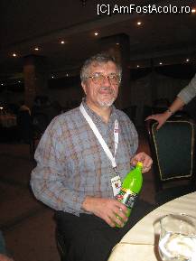 [P14] mcosmin si sticla lui de palinca » foto by lizuk
 - 
<span class="allrVoted glyphicon glyphicon-heart hidden" id="av50402"></span>
<a class="m-l-10 hidden" id="sv50402" onclick="voting_Foto_DelVot(,50402,4961)" role="button">șterge vot <span class="glyphicon glyphicon-remove"></span></a>
<a id="v950402" class=" c-red"  onclick="voting_Foto_SetVot(50402)" role="button"><span class="glyphicon glyphicon-heart-empty"></span> <b>LIKE</b> = Votează poza</a> <img class="hidden"  id="f50402W9" src="/imagini/loader.gif" border="0" /><span class="AjErrMes hidden" id="e50402ErM"></span>