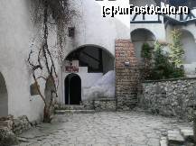 [P06] Curtea interioada a castelului Bran » foto by presario
 - 
<span class="allrVoted glyphicon glyphicon-heart hidden" id="av54635"></span>
<a class="m-l-10 hidden" id="sv54635" onclick="voting_Foto_DelVot(,54635,4963)" role="button">șterge vot <span class="glyphicon glyphicon-remove"></span></a>
<a id="v954635" class=" c-red"  onclick="voting_Foto_SetVot(54635)" role="button"><span class="glyphicon glyphicon-heart-empty"></span> <b>LIKE</b> = Votează poza</a> <img class="hidden"  id="f54635W9" src="/imagini/loader.gif" border="0" /><span class="AjErrMes hidden" id="e54635ErM"></span>