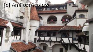 [P02] Imagine din curtea interioara a castelului » foto by simplegirl
 - 
<span class="allrVoted glyphicon glyphicon-heart hidden" id="av908355"></span>
<a class="m-l-10 hidden" id="sv908355" onclick="voting_Foto_DelVot(,908355,4963)" role="button">șterge vot <span class="glyphicon glyphicon-remove"></span></a>
<a id="v9908355" class=" c-red"  onclick="voting_Foto_SetVot(908355)" role="button"><span class="glyphicon glyphicon-heart-empty"></span> <b>LIKE</b> = Votează poza</a> <img class="hidden"  id="f908355W9" src="/imagini/loader.gif" border="0" /><span class="AjErrMes hidden" id="e908355ErM"></span>