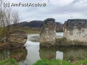 [P10] Ruine în apă-capelă » foto by AZE
 - 
<span class="allrVoted glyphicon glyphicon-heart hidden" id="av1361365"></span>
<a class="m-l-10 hidden" id="sv1361365" onclick="voting_Foto_DelVot(,1361365,4976)" role="button">șterge vot <span class="glyphicon glyphicon-remove"></span></a>
<a id="v91361365" class=" c-red"  onclick="voting_Foto_SetVot(1361365)" role="button"><span class="glyphicon glyphicon-heart-empty"></span> <b>LIKE</b> = Votează poza</a> <img class="hidden"  id="f1361365W9" src="/imagini/loader.gif" border="0" /><span class="AjErrMes hidden" id="e1361365ErM"></span>