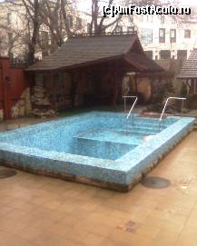 [P27] piscina si un loc umbrit » foto by gushpi
 - 
<span class="allrVoted glyphicon glyphicon-heart hidden" id="av51706"></span>
<a class="m-l-10 hidden" id="sv51706" onclick="voting_Foto_DelVot(,51706,5013)" role="button">șterge vot <span class="glyphicon glyphicon-remove"></span></a>
<a id="v951706" class=" c-red"  onclick="voting_Foto_SetVot(51706)" role="button"><span class="glyphicon glyphicon-heart-empty"></span> <b>LIKE</b> = Votează poza</a> <img class="hidden"  id="f51706W9" src="/imagini/loader.gif" border="0" /><span class="AjErrMes hidden" id="e51706ErM"></span>